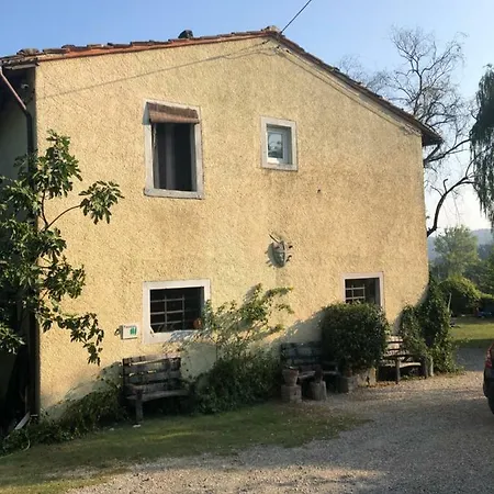Poderuzzo Bed & Breakfast *